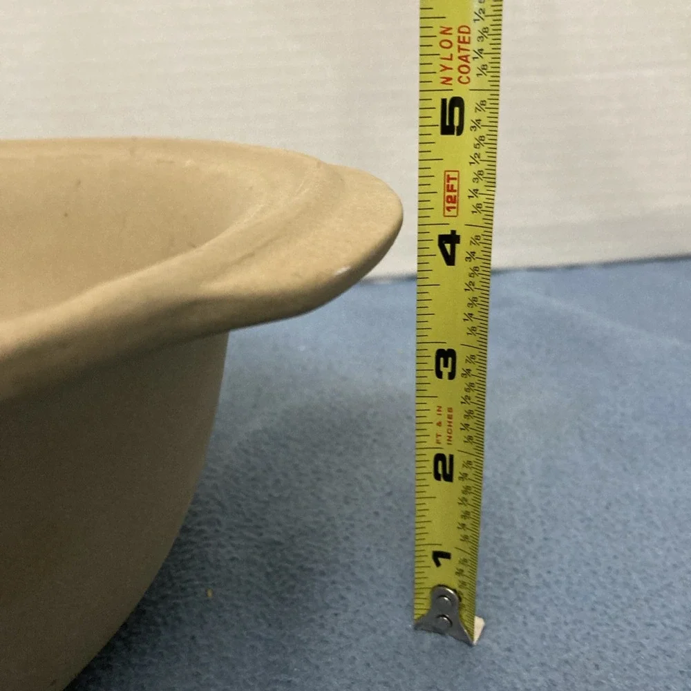 Pampered Chef Family Heritage Collection Tan 12.5
